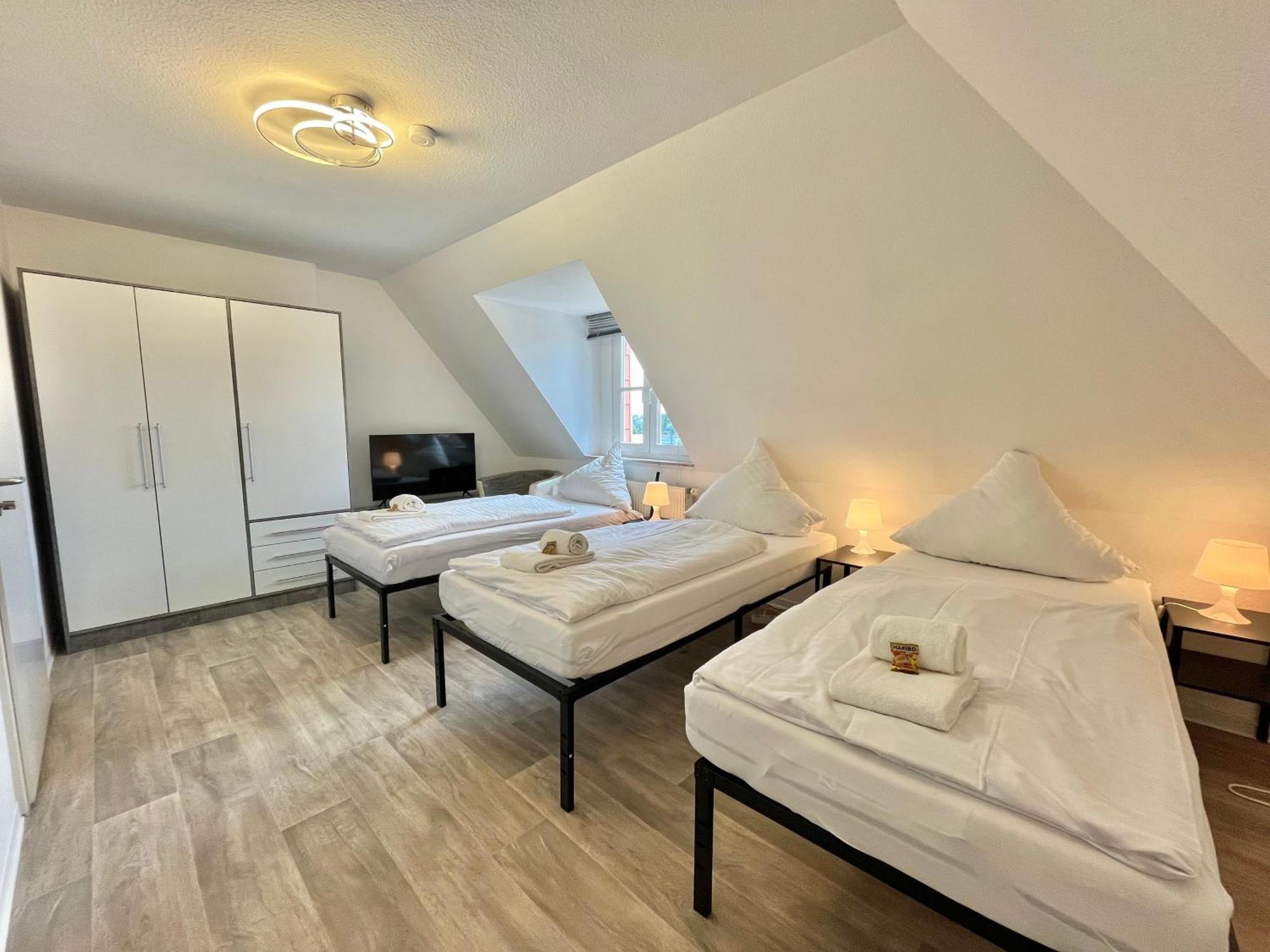 Guesthouse Bielefeld - Brake ภายนอก รูปภาพ